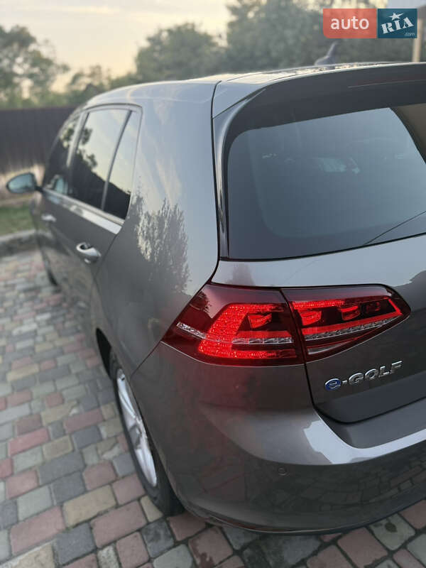 Хетчбек Volkswagen e-Golf 2015 в Полтаві