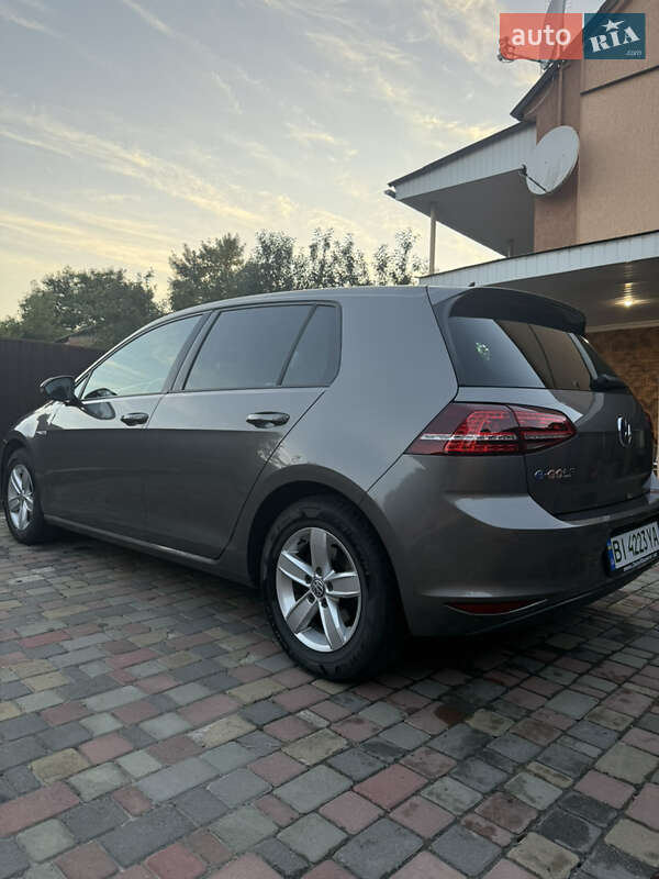 Хетчбек Volkswagen e-Golf 2015 в Полтаві