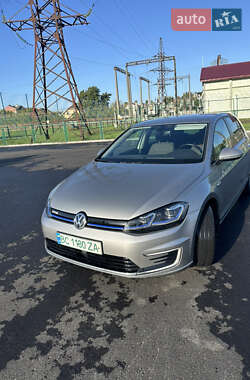Хетчбек Volkswagen e-Golf 2017 в Ужгороді