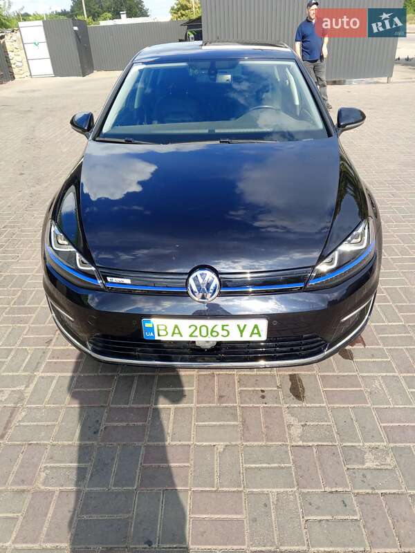 Хетчбек Volkswagen e-Golf 2015 в Кропивницькому