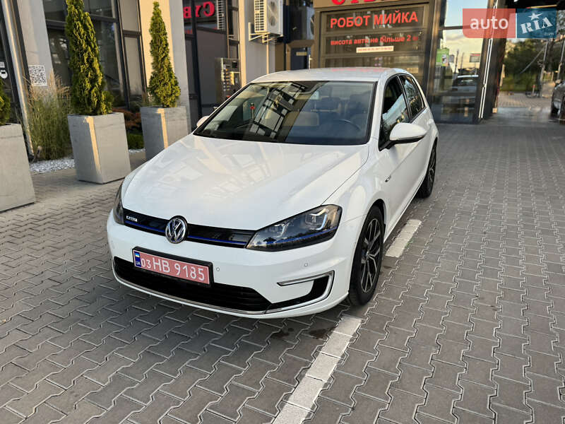 Хэтчбек Volkswagen e-Golf 2015 в Ровно