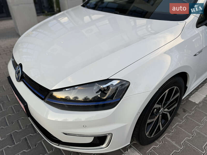 Хэтчбек Volkswagen e-Golf 2015 в Ровно