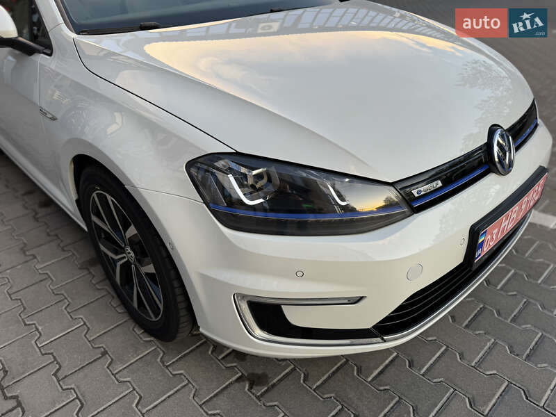 Хэтчбек Volkswagen e-Golf 2015 в Ровно