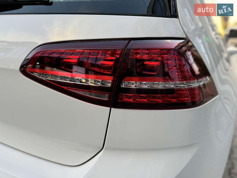 Хэтчбек Volkswagen e-Golf 2015 в Ровно