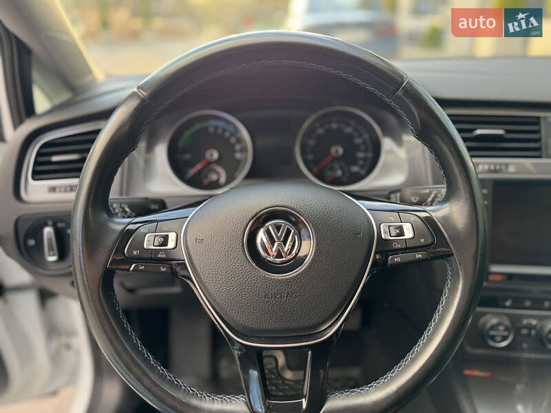 Хэтчбек Volkswagen e-Golf 2015 в Ровно