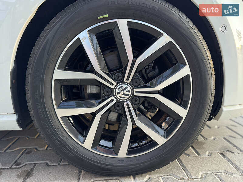 Хэтчбек Volkswagen e-Golf 2015 в Ровно