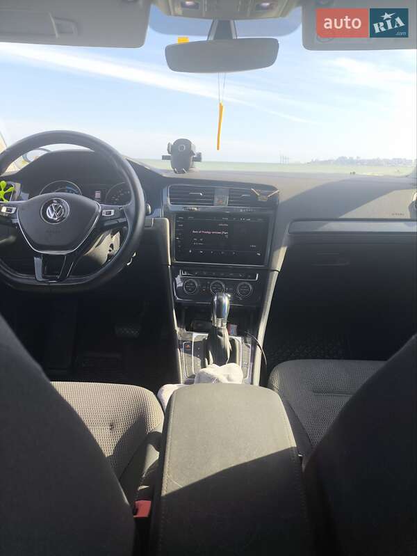 Хетчбек Volkswagen e-Golf 2017 в Одесі