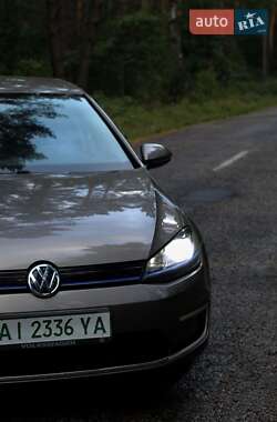 Volkswagen e-Golf 2015
