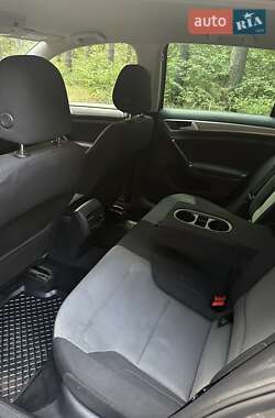 Хэтчбек Volkswagen e-Golf 2015 в 