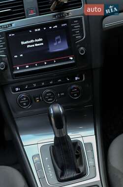 Хэтчбек Volkswagen e-Golf 2015 в 