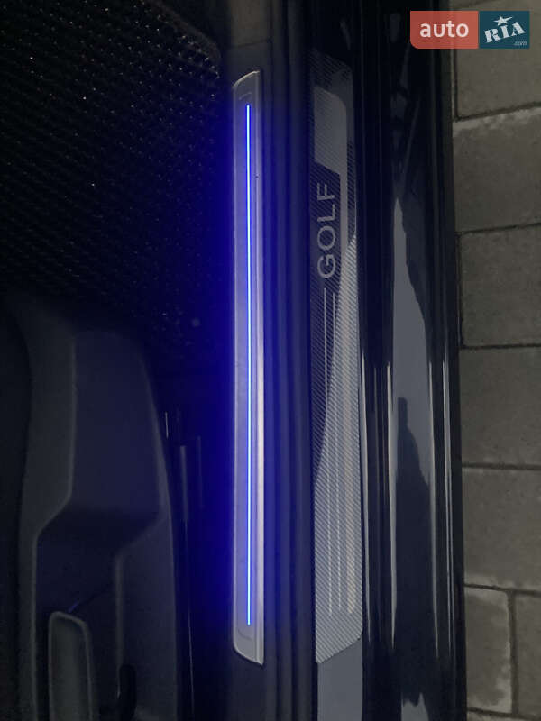 Хэтчбек Volkswagen e-Golf 2019 в Сваляве