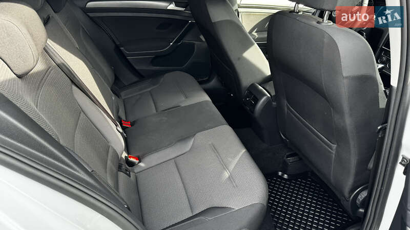 Хетчбек Volkswagen e-Golf 2017 в Миронівці