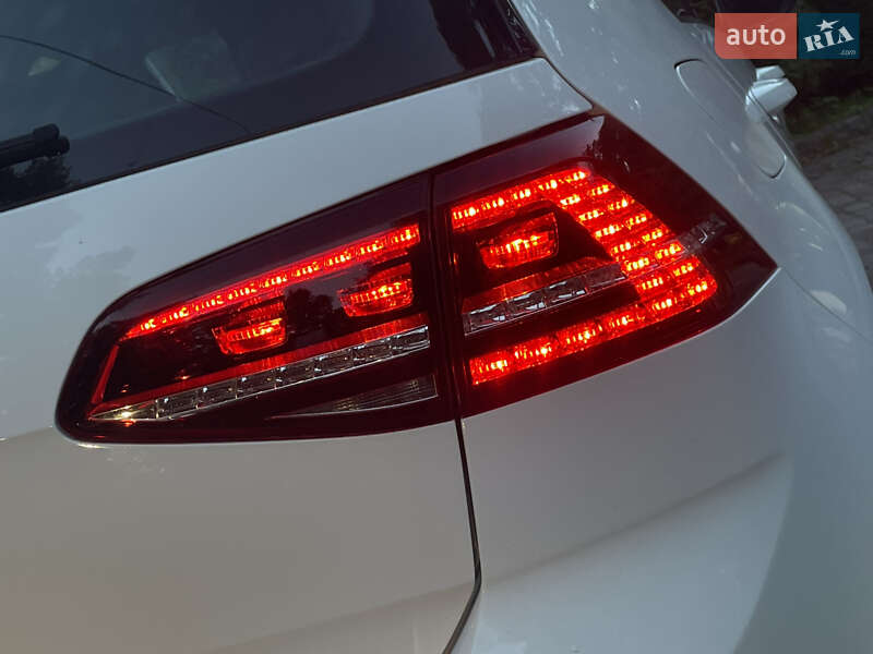 Хетчбек Volkswagen e-Golf 2015 в Львові фото 8 Хетчбек Volkswagen e-Golf 2015 в Львові