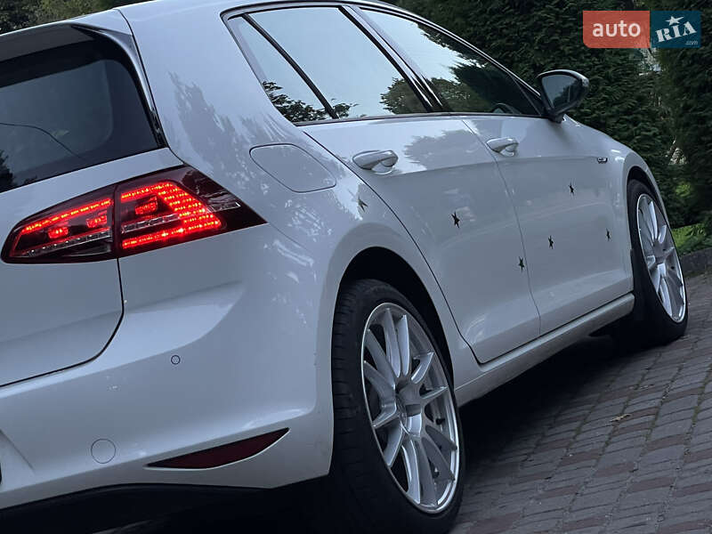 Хетчбек Volkswagen e-Golf 2015 в Львові фото 38 Хетчбек Volkswagen e-Golf 2015 в Львові