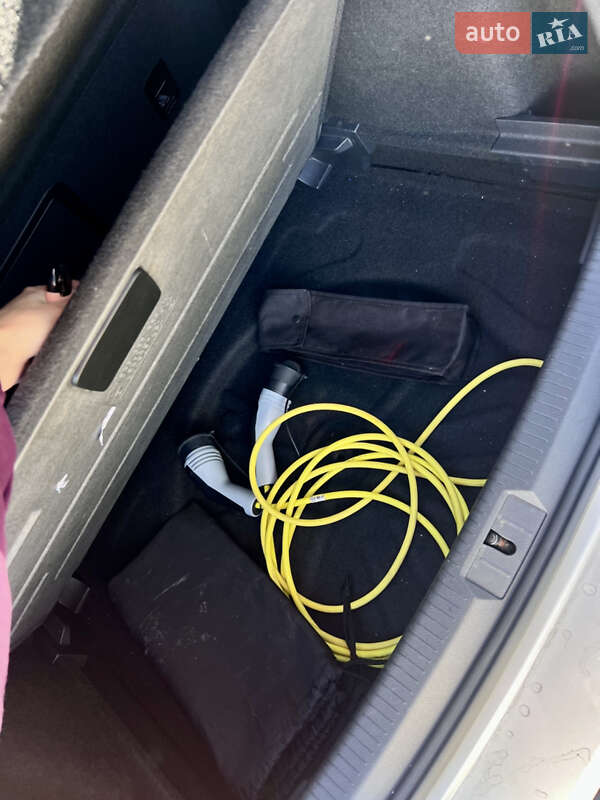 Хэтчбек Volkswagen e-Golf 2014 в Кропивницком