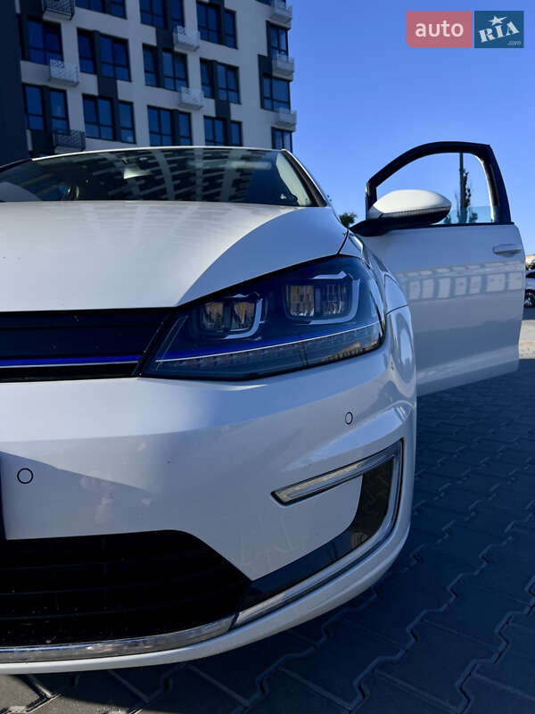 Хэтчбек Volkswagen e-Golf 2014 в Кропивницком