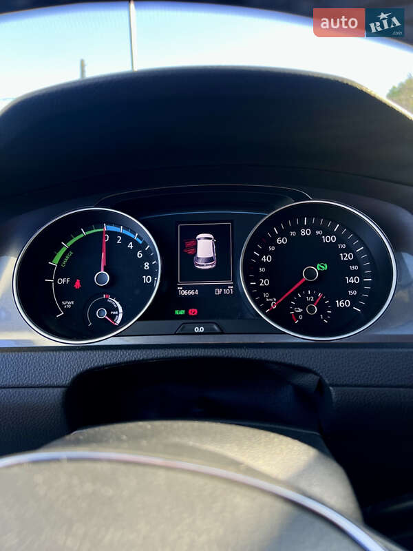 Хэтчбек Volkswagen e-Golf 2014 в Кропивницком