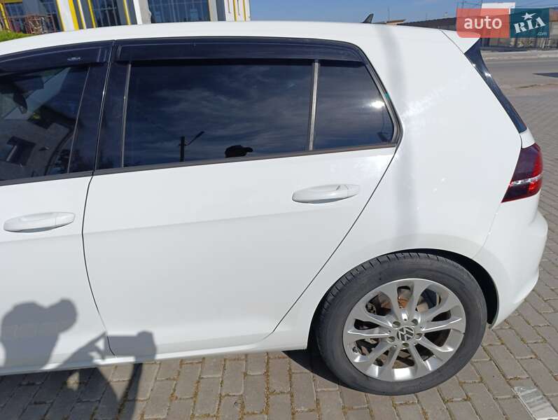 Хэтчбек Volkswagen e-Golf 2014 в Виннице