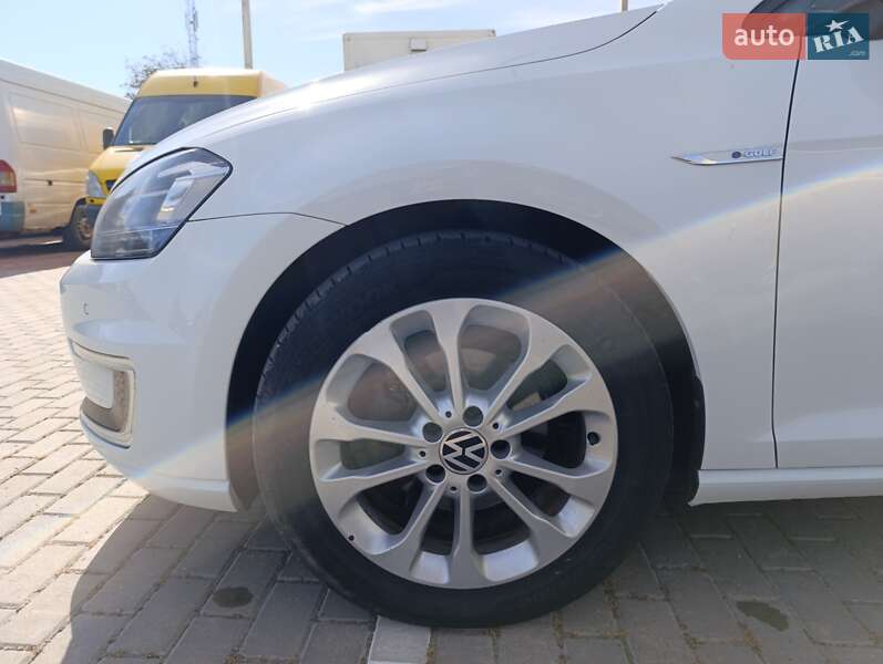 Хэтчбек Volkswagen e-Golf 2014 в Виннице