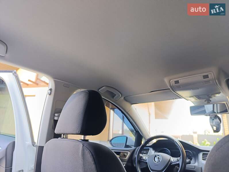 Хэтчбек Volkswagen e-Golf 2014 в Виннице