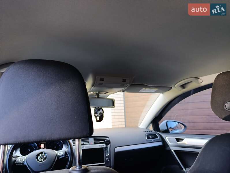 Хэтчбек Volkswagen e-Golf 2014 в Виннице