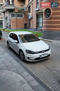 Хетчбек Volkswagen e-Golf 2016 в Києві