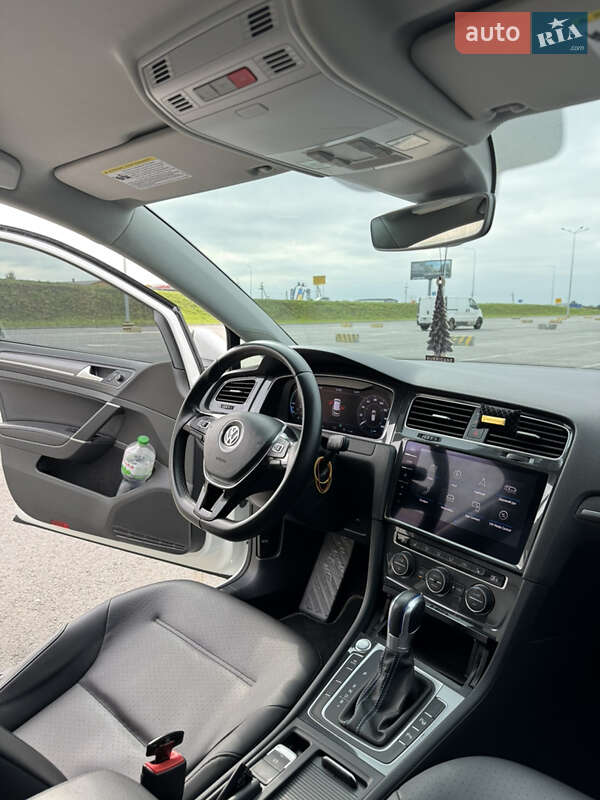 Хетчбек Volkswagen e-Golf 2019 в Львові