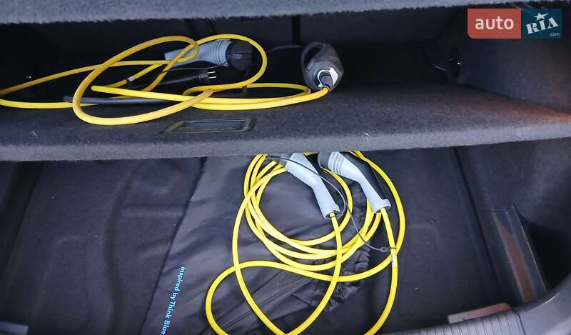 Хэтчбек Volkswagen e-Golf 2015 в Желтых Водах