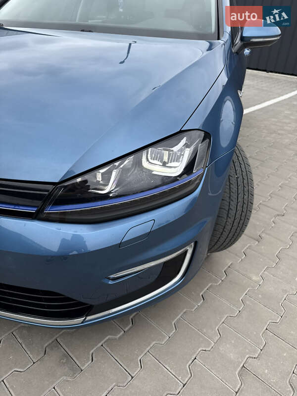 Хетчбек Volkswagen e-Golf 2015 в Луцьку