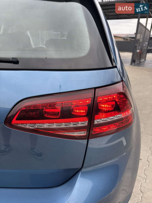 Хетчбек Volkswagen e-Golf 2015 в Луцьку