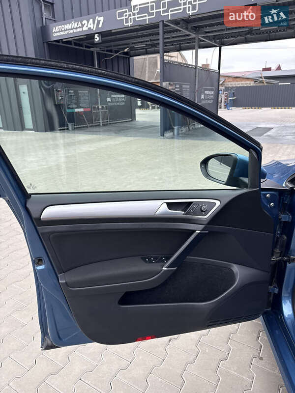 Хетчбек Volkswagen e-Golf 2015 в Луцьку