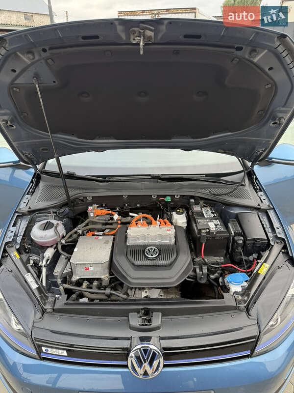 Хетчбек Volkswagen e-Golf 2015 в Луцьку