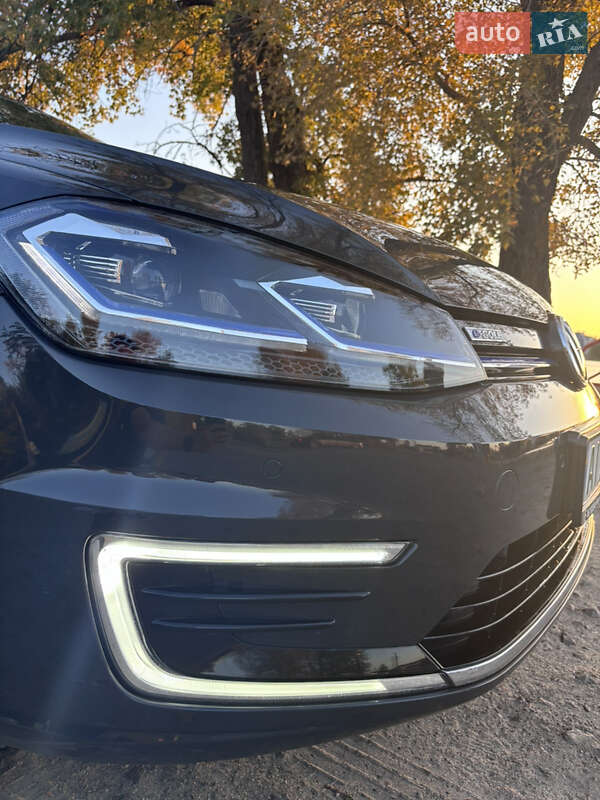 Хэтчбек Volkswagen e-Golf 2019 в Украинке