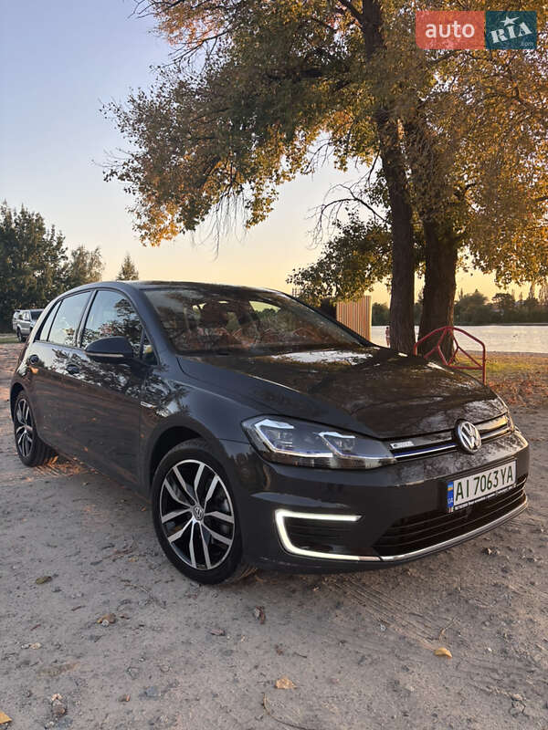 Хэтчбек Volkswagen e-Golf 2019 в Украинке