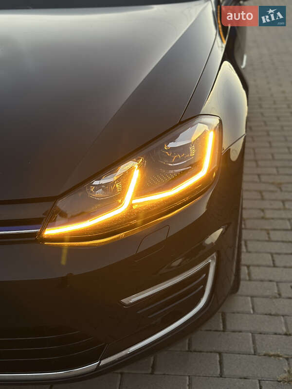 Хетчбек Volkswagen e-Golf 2019 в Ужгороді