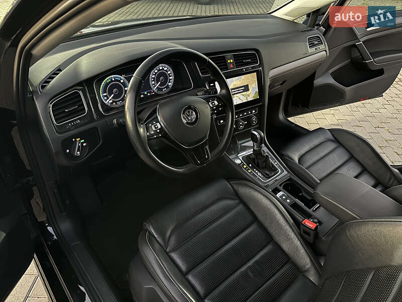 Хетчбек Volkswagen e-Golf 2019 в Ужгороді