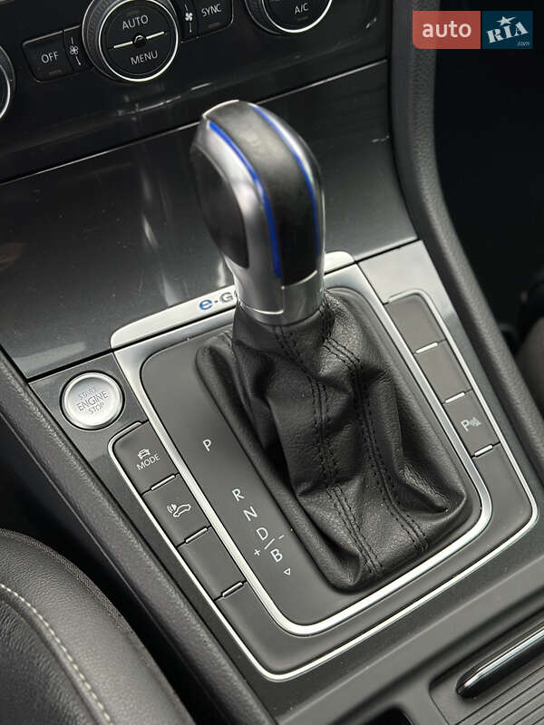 Хетчбек Volkswagen e-Golf 2019 в Ужгороді