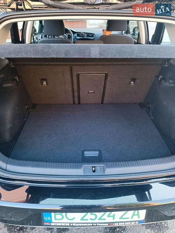 Хетчбек Volkswagen e-Golf 2020 в Стрию