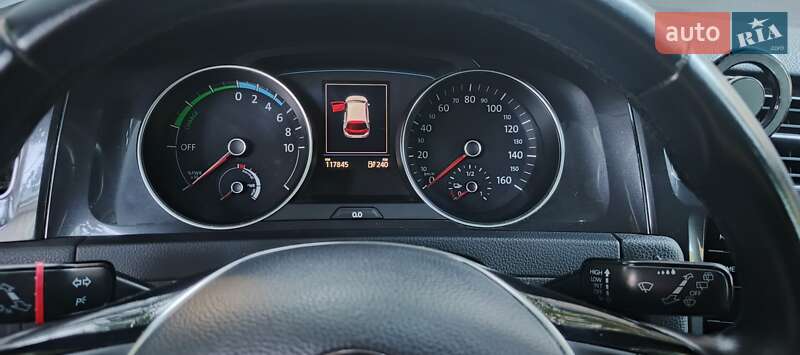 Хетчбек Volkswagen e-Golf 2017 в Києві