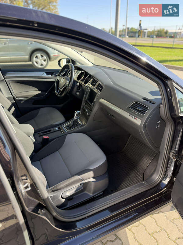 Хетчбек Volkswagen e-Golf 2014 в Радехові