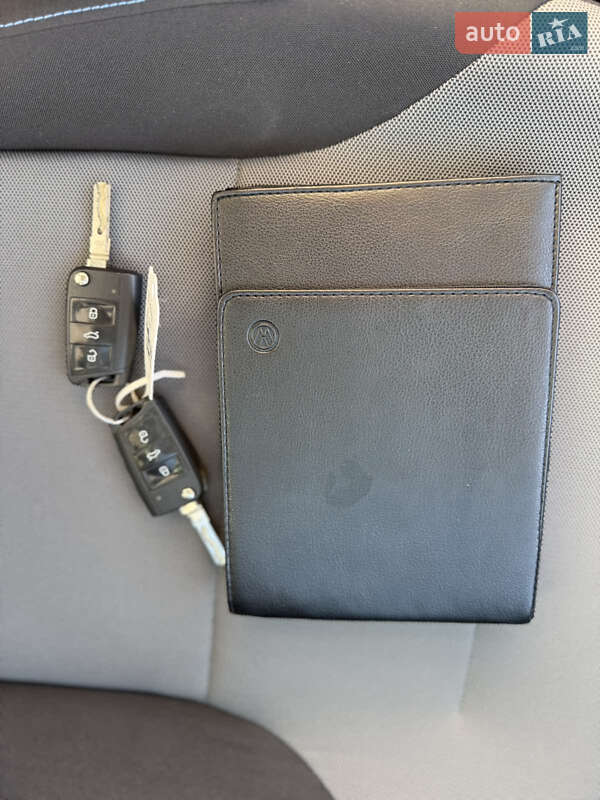 Хетчбек Volkswagen e-Golf 2014 в Радехові