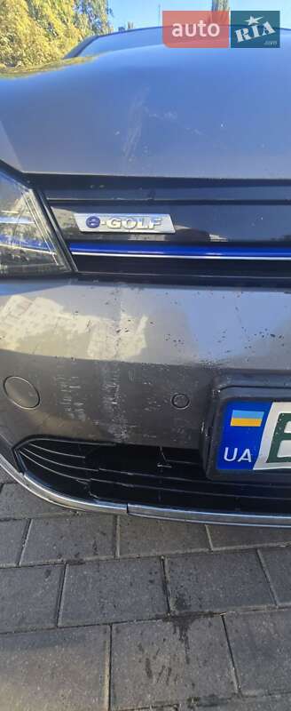 Хетчбек Volkswagen e-Golf 2015 в Хмельницькому