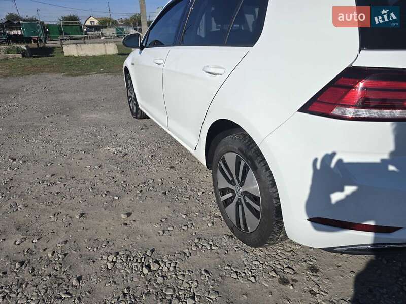 Хэтчбек Volkswagen e-Golf 2017 в Ксаверовке фото 18 Хэтчбек Volkswagen e-Golf 2017 в Ксаверовке