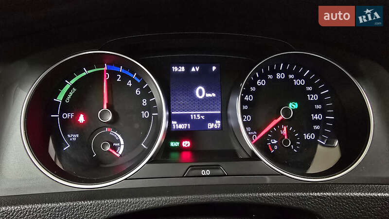 Хэтчбек Volkswagen e-Golf 2016 в Брюховичах