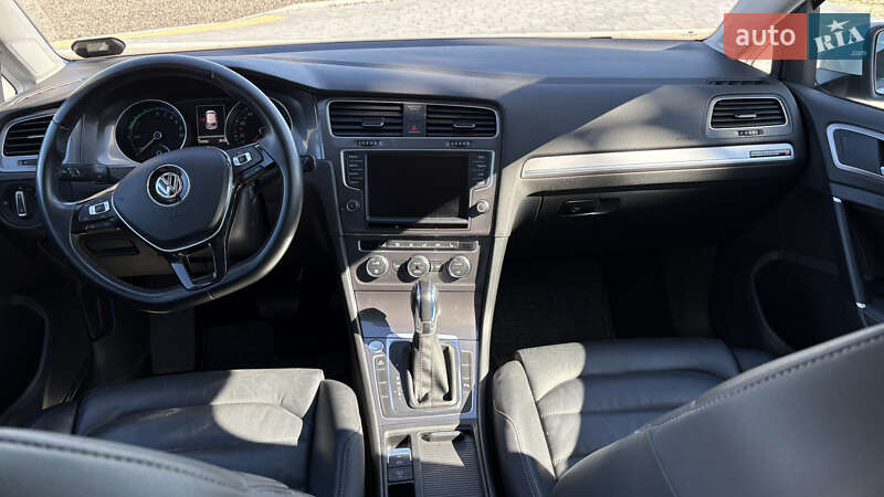 Хэтчбек Volkswagen e-Golf 2015 в Луцке