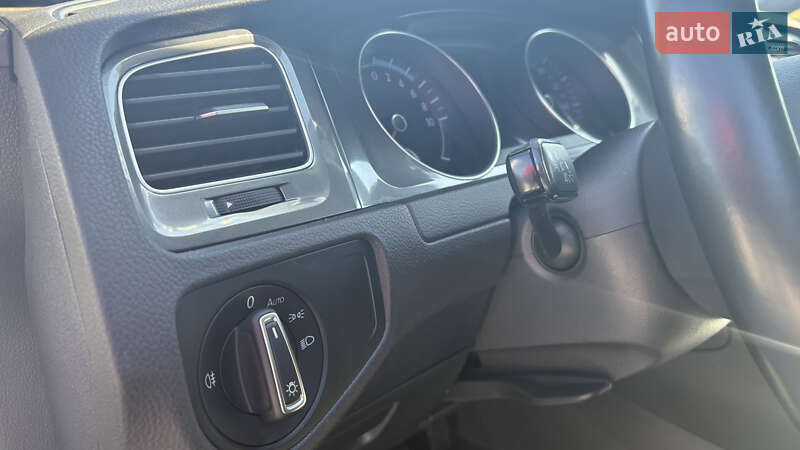 Хэтчбек Volkswagen e-Golf 2015 в Луцке