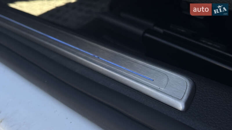 Хэтчбек Volkswagen e-Golf 2015 в Луцке