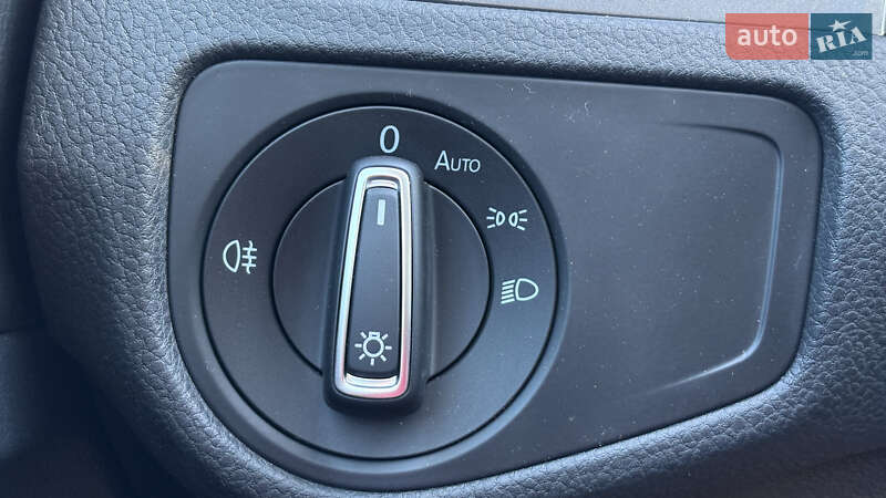 Хэтчбек Volkswagen e-Golf 2015 в Луцке