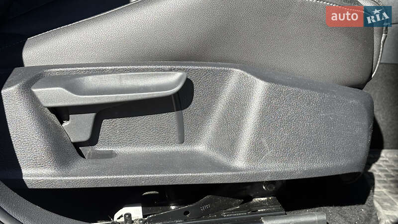 Хэтчбек Volkswagen e-Golf 2015 в Луцке