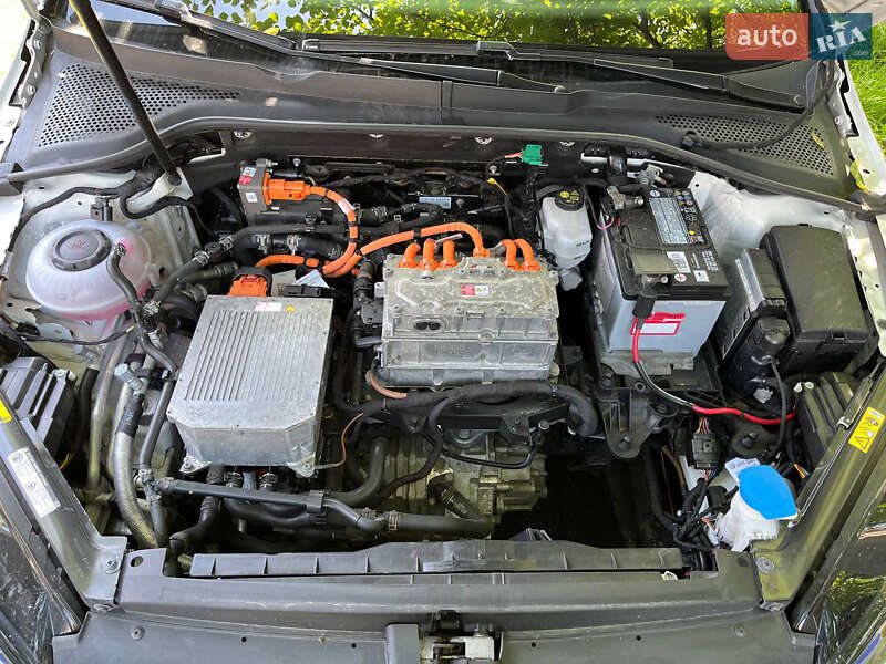 Хетчбек Volkswagen e-Golf 2019 в Івано-Франківську